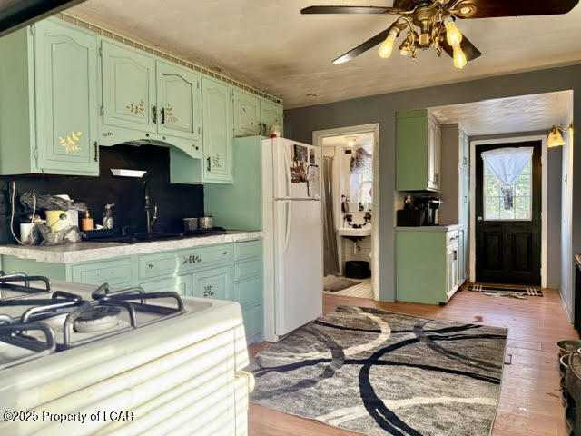 Swoyersville, Pennsylvania 18704, United States, 4 Bedrooms Bedrooms, ,2 BathroomsBathrooms,Residential,Pending,252258