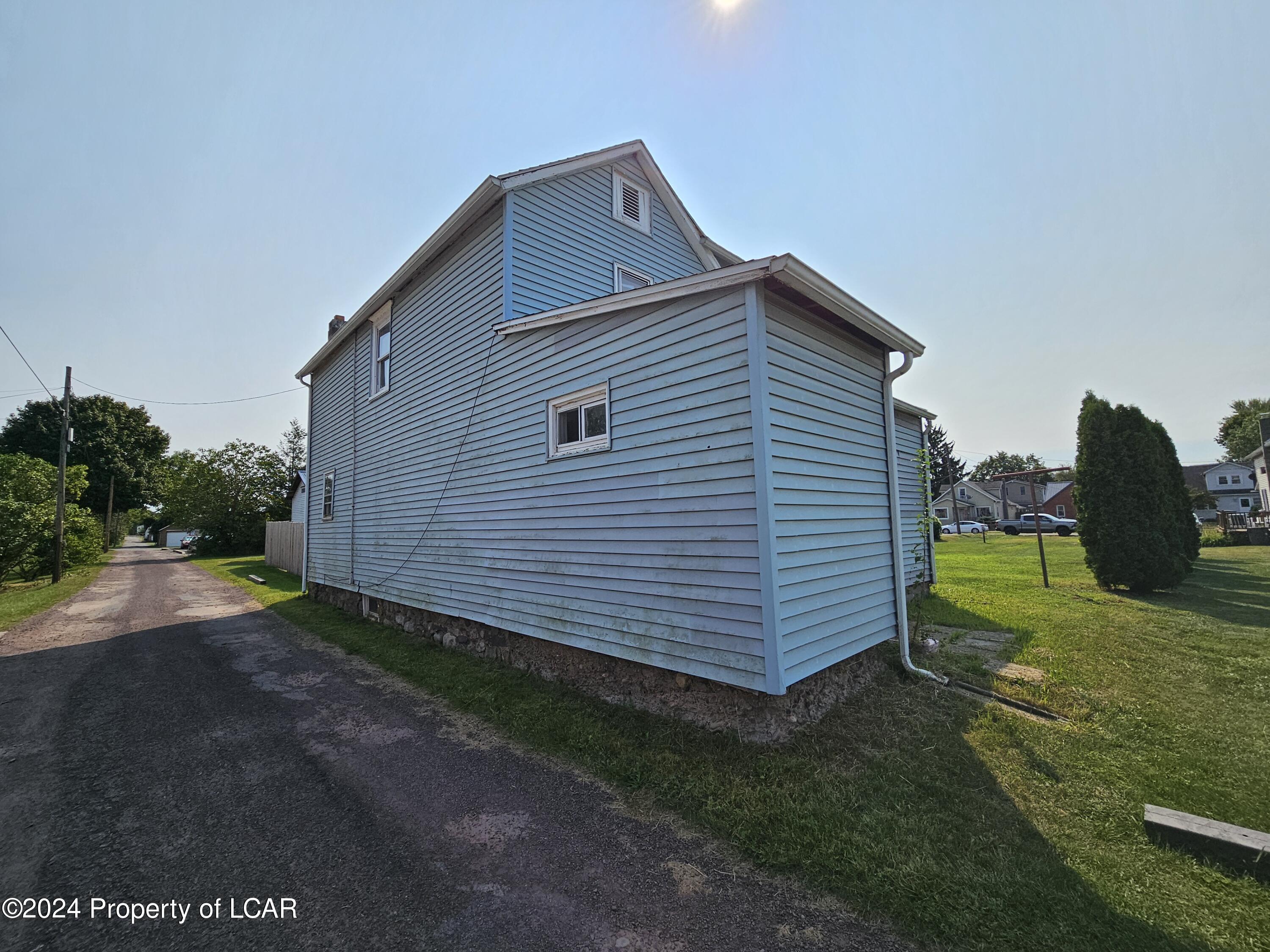 1515 Spring Garden Avenue, Berwick, Pennsylvania image 9