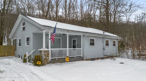 Homes For Sale - 690 Mountain Boulevard<br/> Luzerne County, Mountain Top, PA 18707