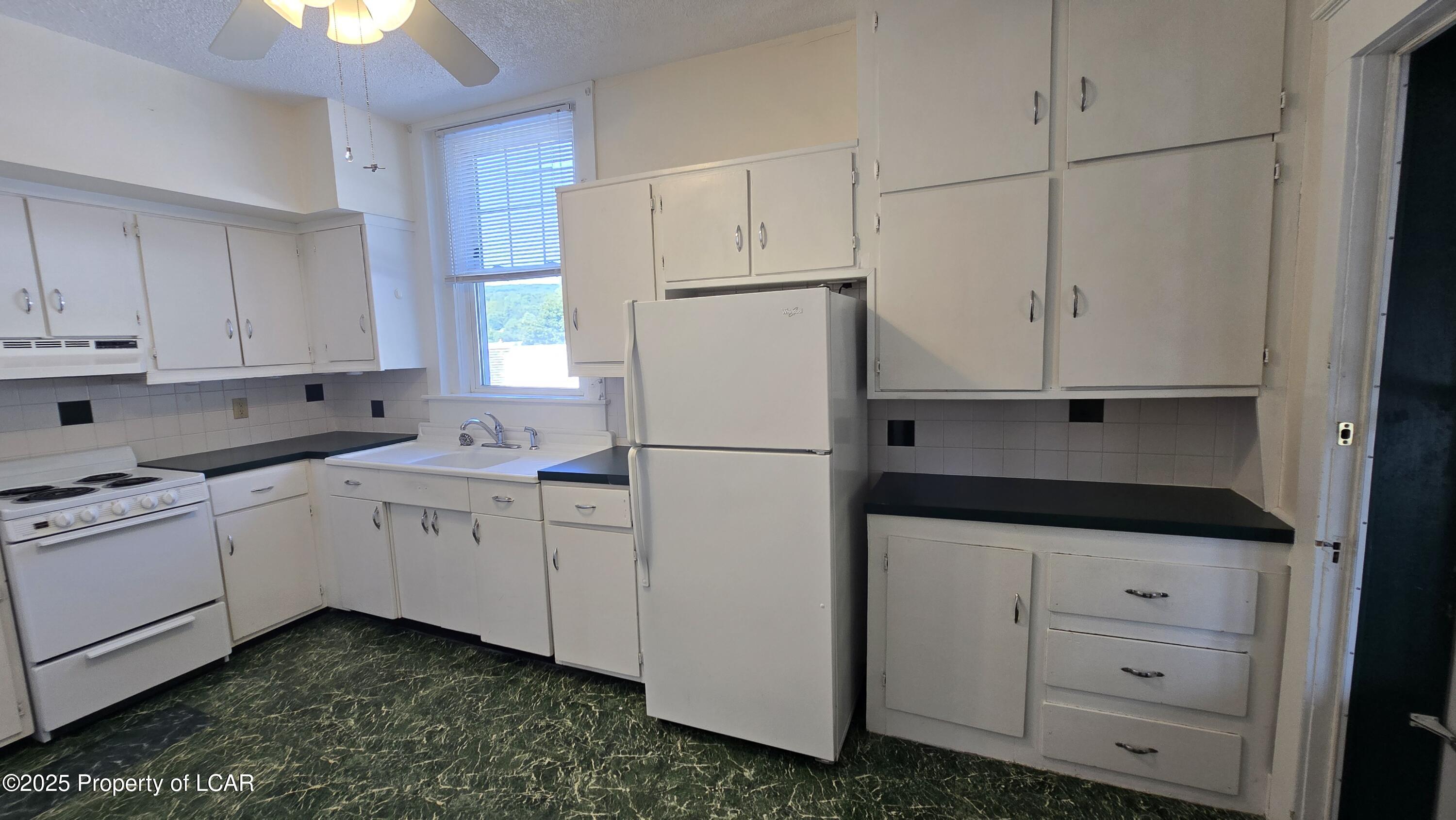 Plymouth, Pennsylvania 18651, United States, 2 Bedrooms Bedrooms, ,1 BathroomBathrooms,Residential,Active,206932