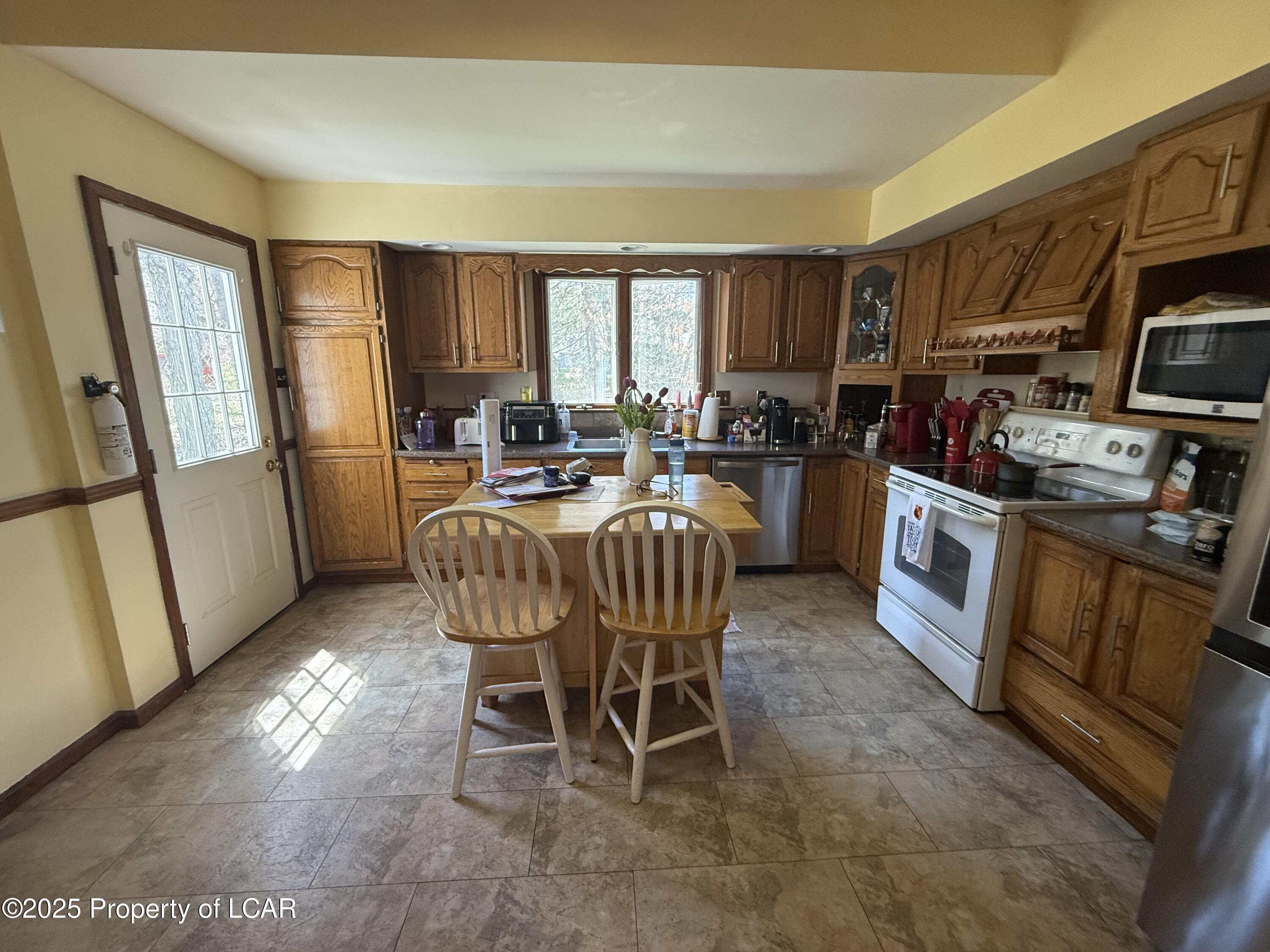 2213 Lakeside Drive, Harveys Lake, Idaho image 9