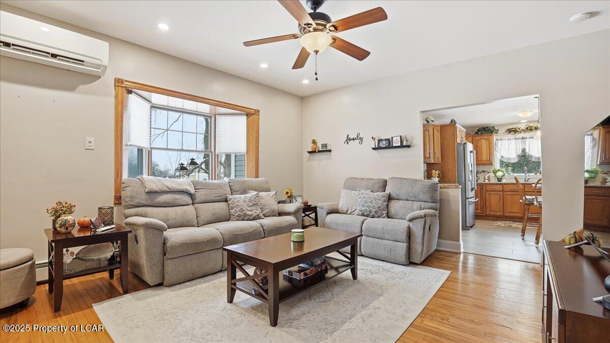 Larksville, Pennsylvania 18704, United States, 2 Bedrooms Bedrooms, ,1 BathroomBathrooms,Residential,Active,252414