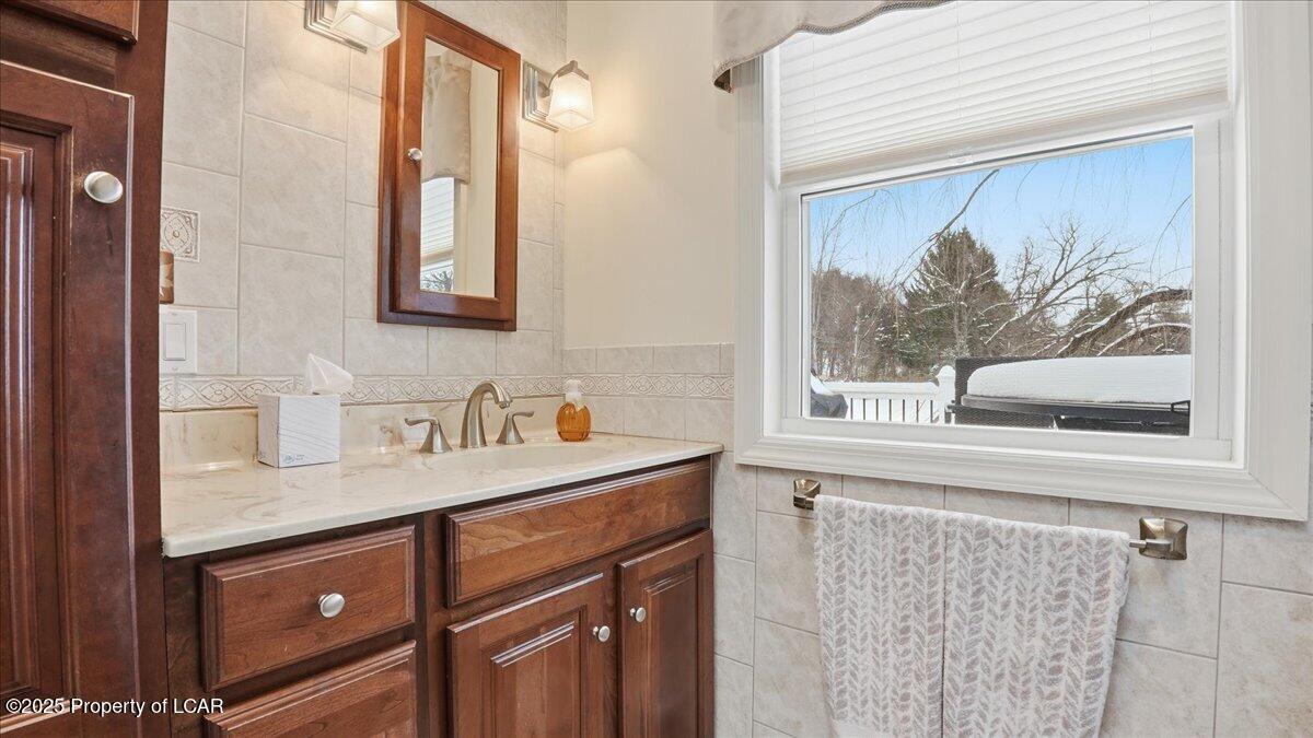 Larksville, Pennsylvania 18704, United States, 2 Bedrooms Bedrooms, ,1 BathroomBathrooms,Residential,Active,252414