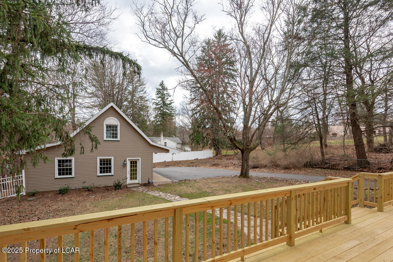 22 Machell Avenue, Dallas, Pennsylvania image 25