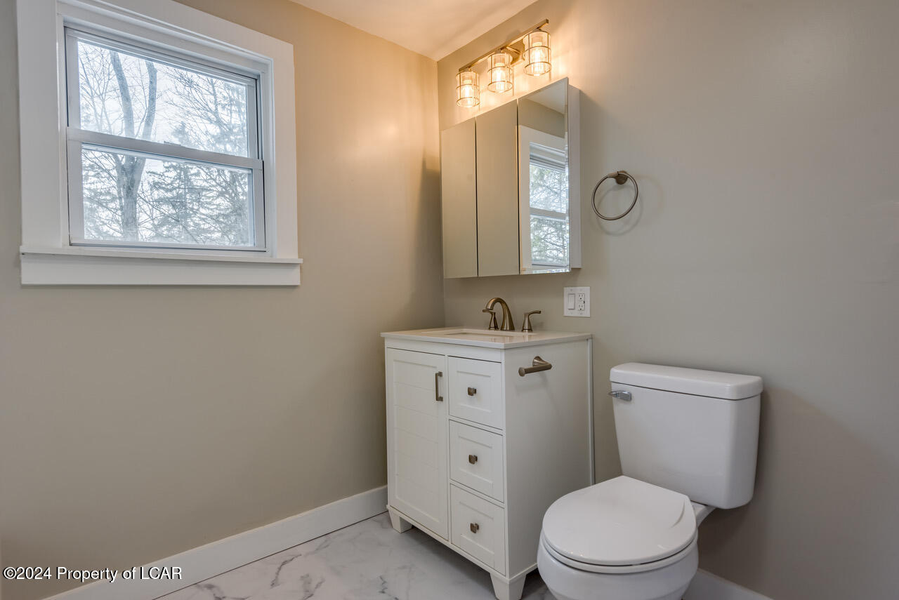 22 Machell Avenue, Dallas, Pennsylvania image 18
