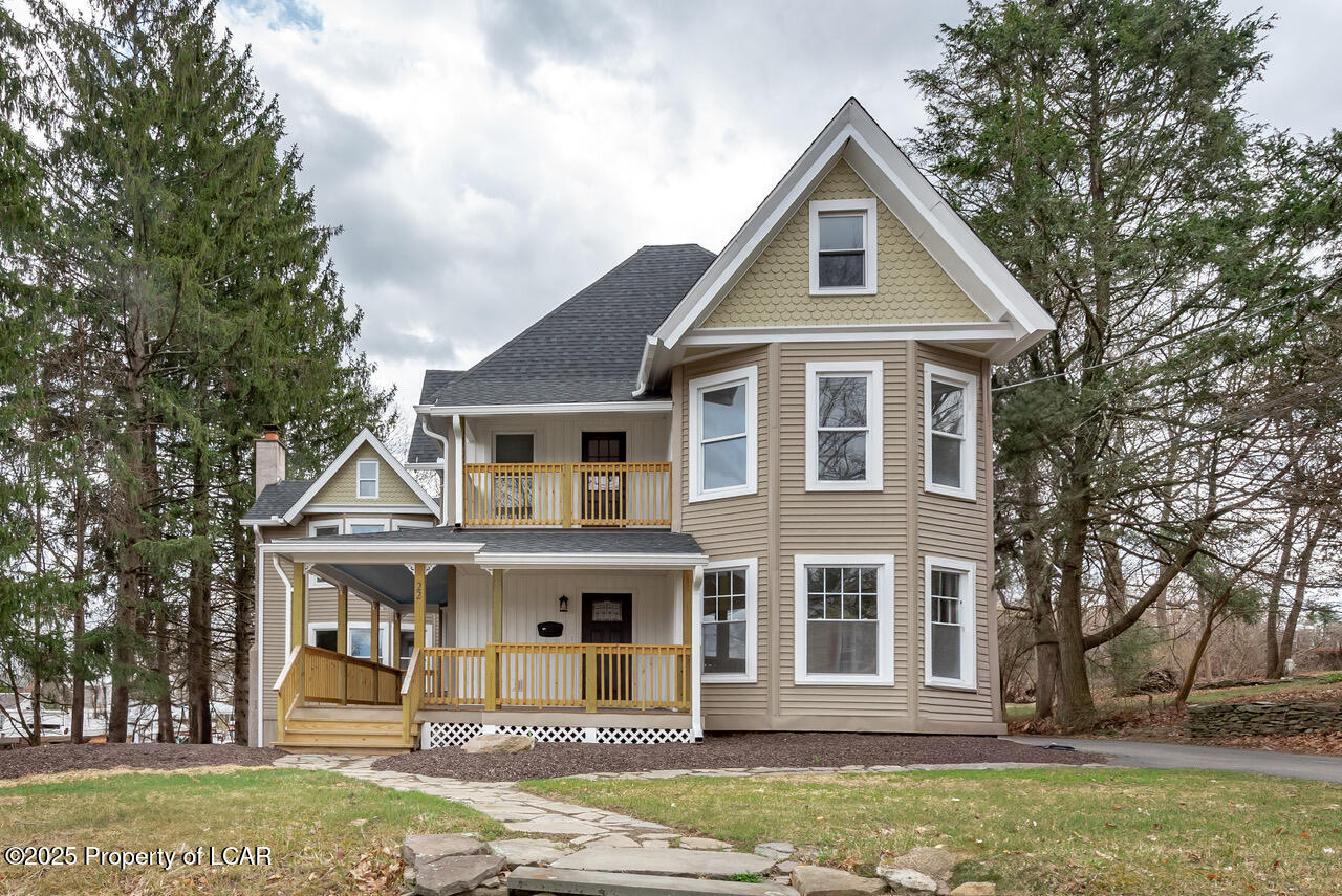 22 Machell Avenue, Dallas, Pennsylvania image 1