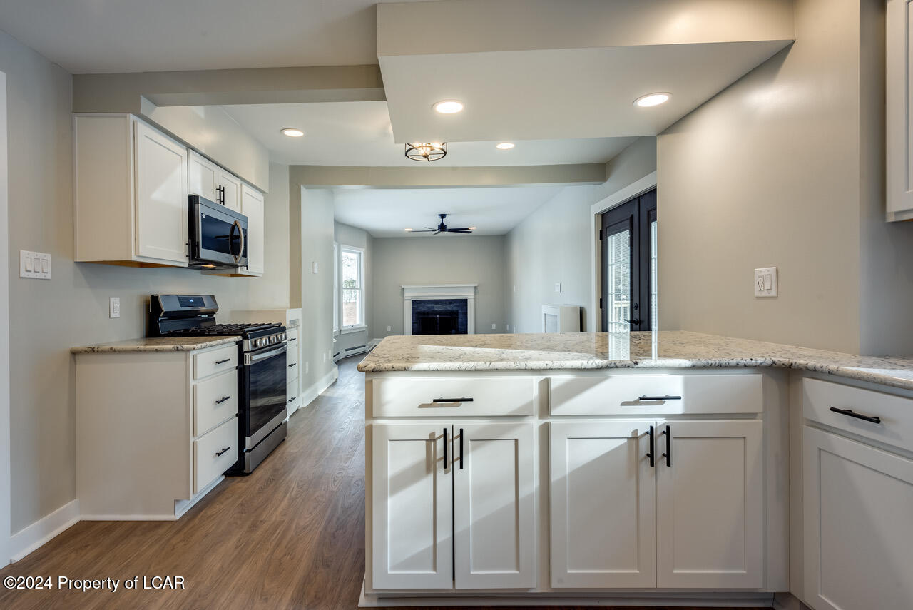22 Machell Avenue, Dallas, Pennsylvania image 9