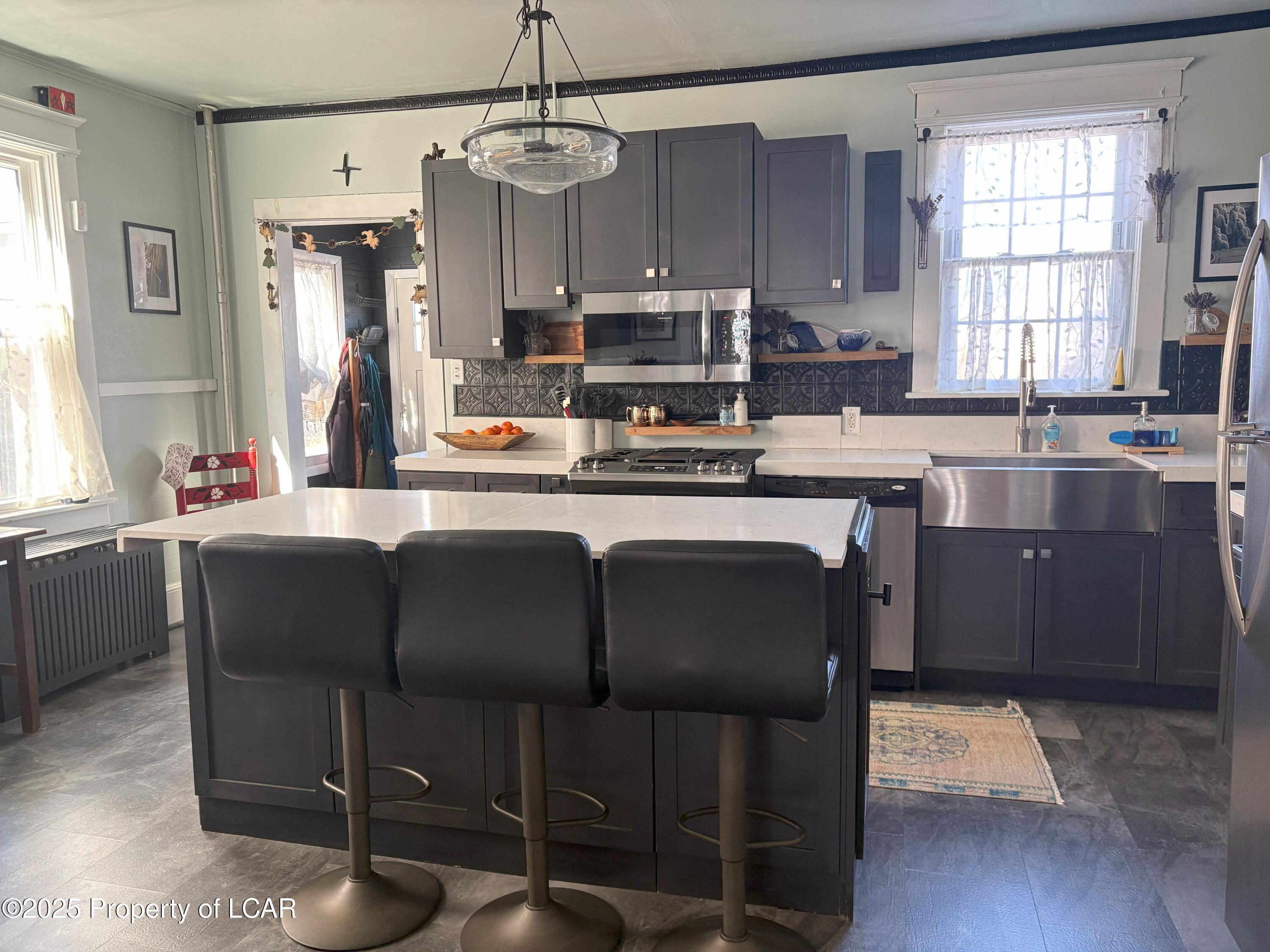 Wilkes-Barre, Pennsylvania 18705, United States, 3 Bedrooms Bedrooms, ,1 BathroomBathrooms,Residential,Active,85820