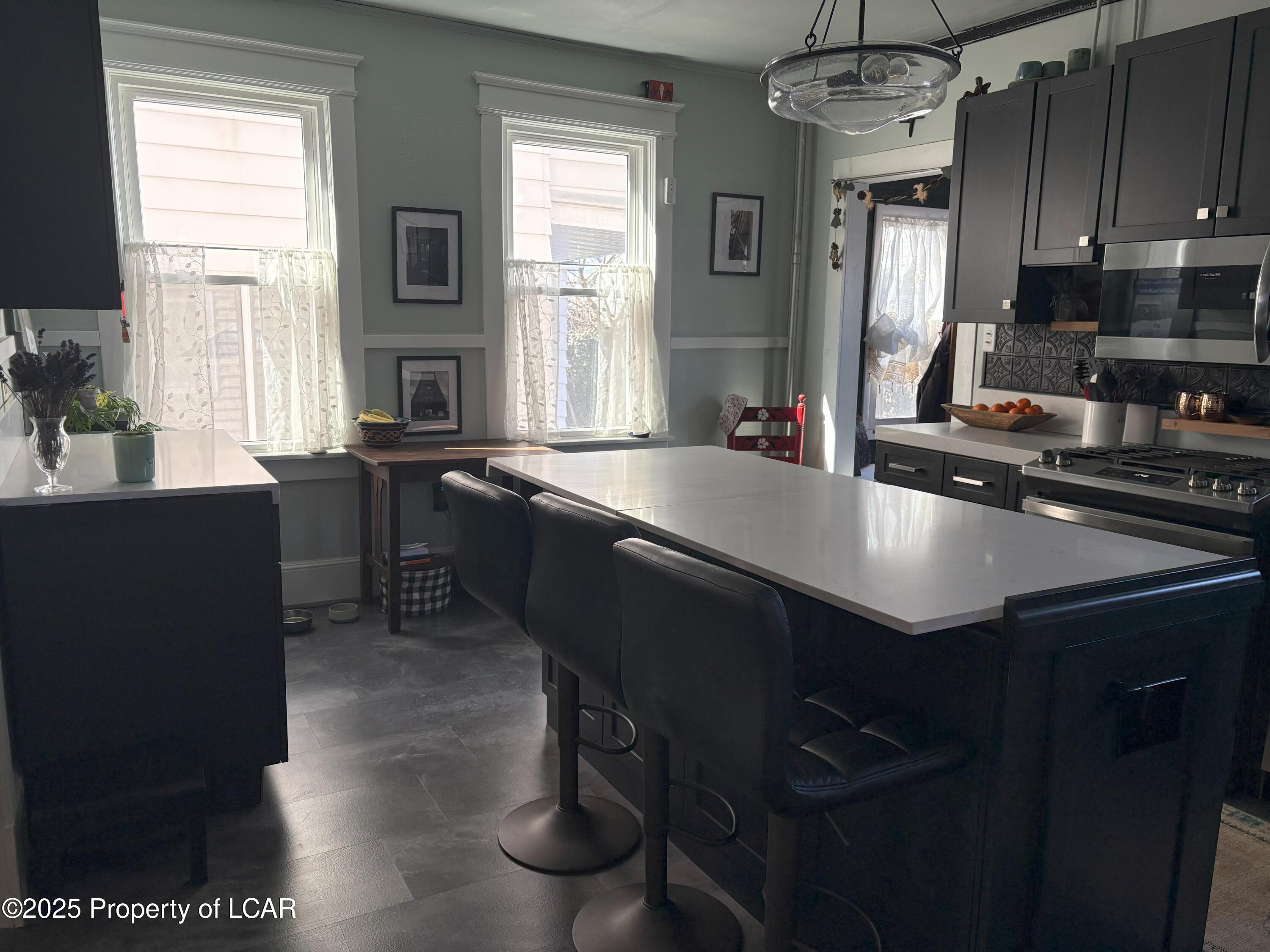Wilkes-Barre, Pennsylvania 18705, United States, 3 Bedrooms Bedrooms, ,1 BathroomBathrooms,Residential,Active,85820
