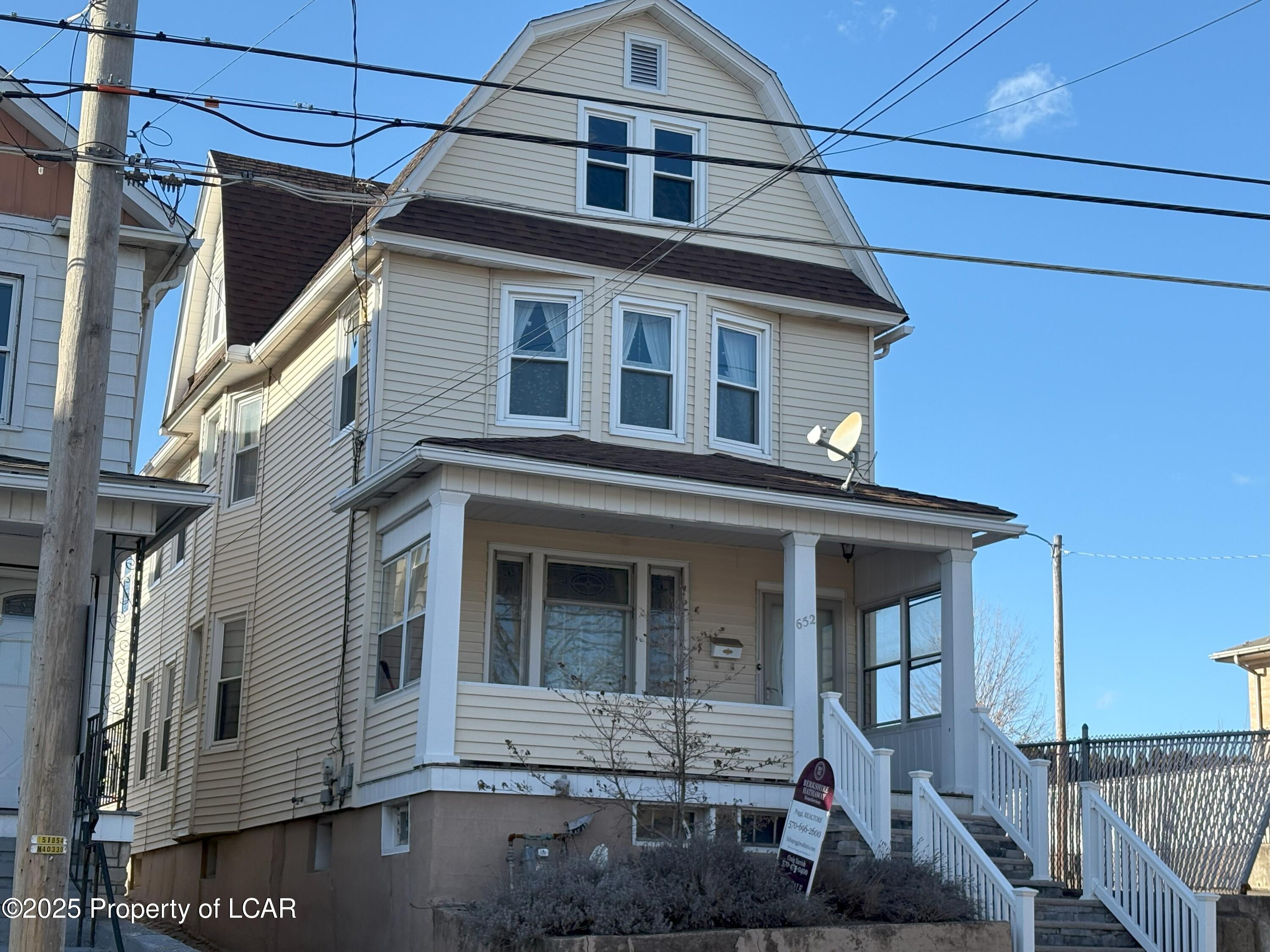 Wilkes-Barre, Pennsylvania 18705, United States, 3 Bedrooms Bedrooms, ,1 BathroomBathrooms,Residential,Active,85820