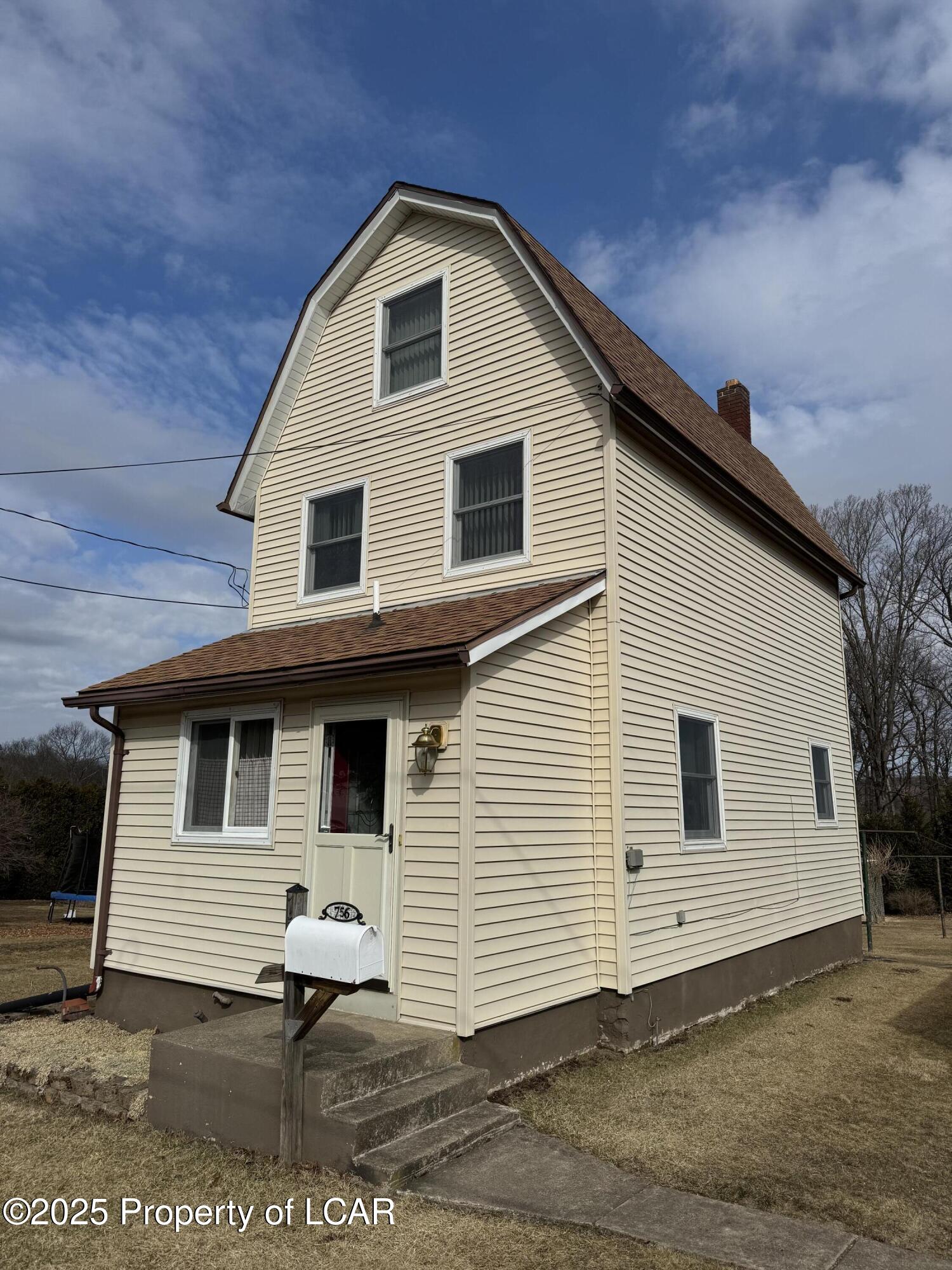 756 Arthur Street, Freeland, Pennsylvania image 2
