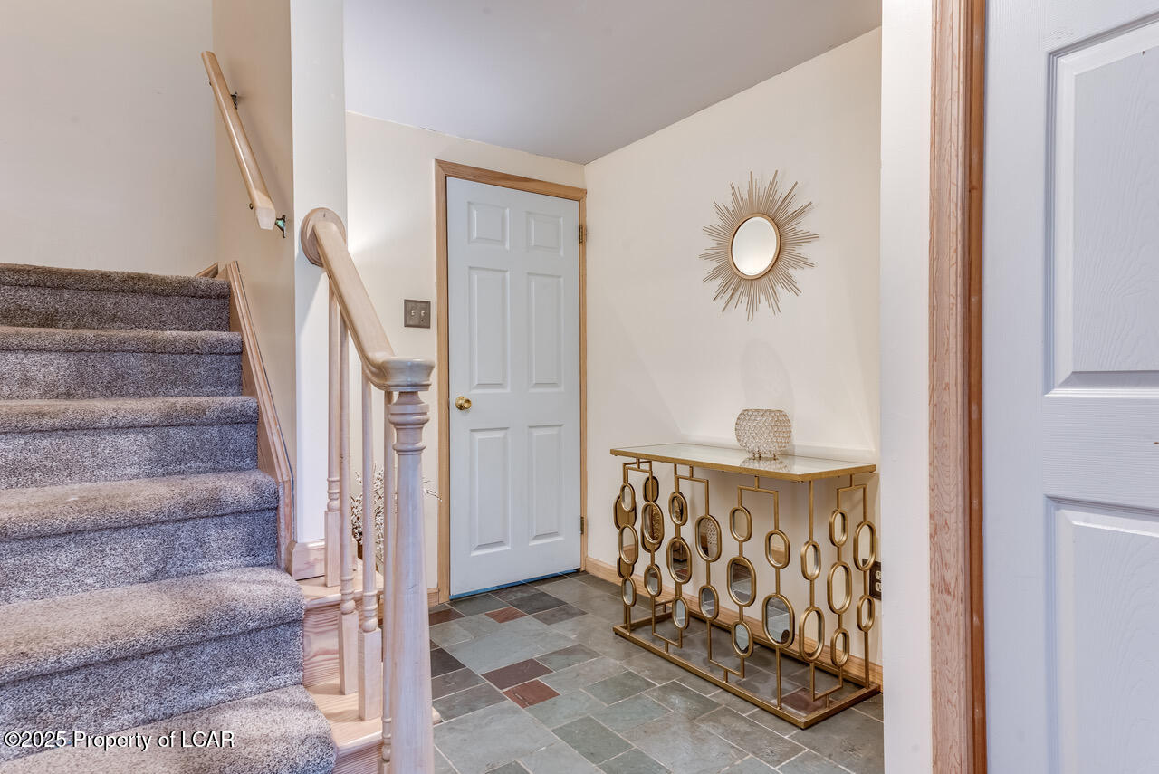 9 Flood Drive, Wilkes-Barre, Alaska image 3