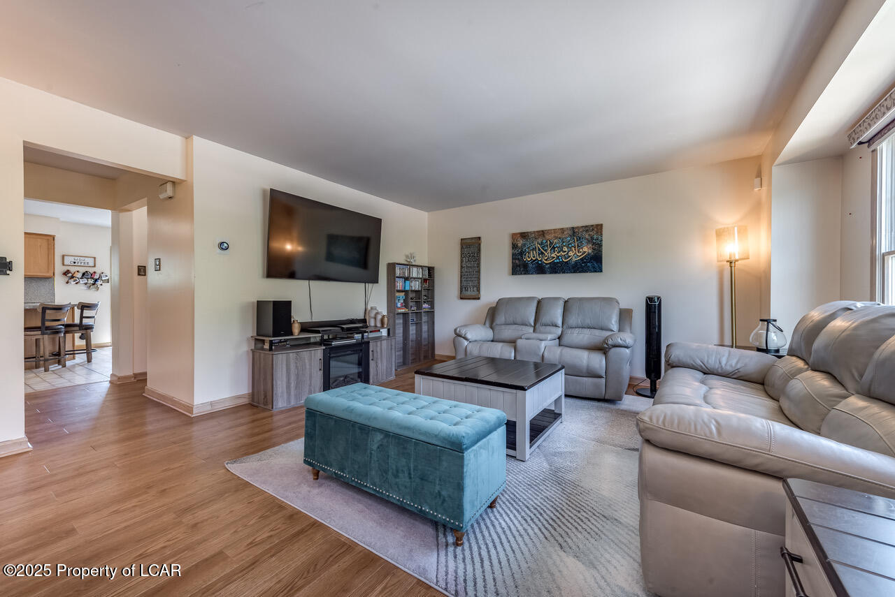9 Flood Drive, Wilkes-Barre, Alaska image 4