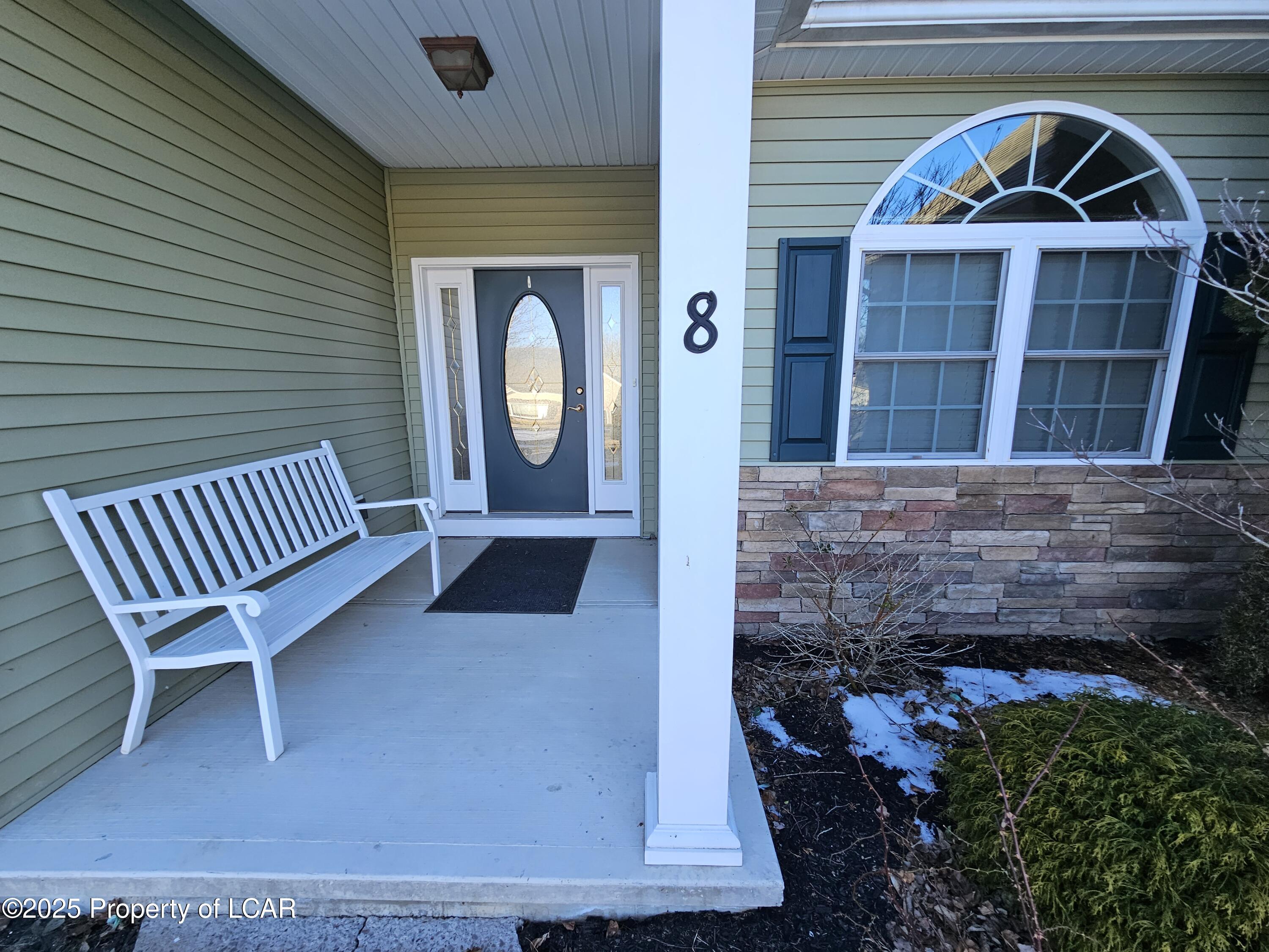 8 Hawthorne Place, Dallas, Pennsylvania image 2