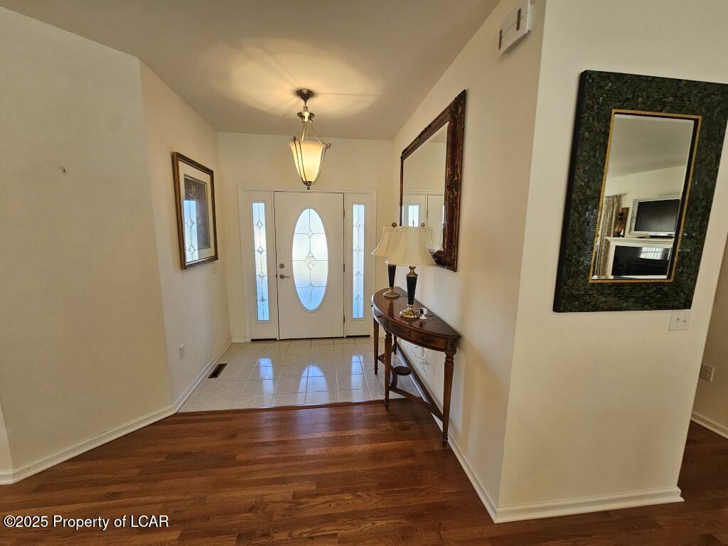8 Hawthorne Place, Dallas, Pennsylvania image 3