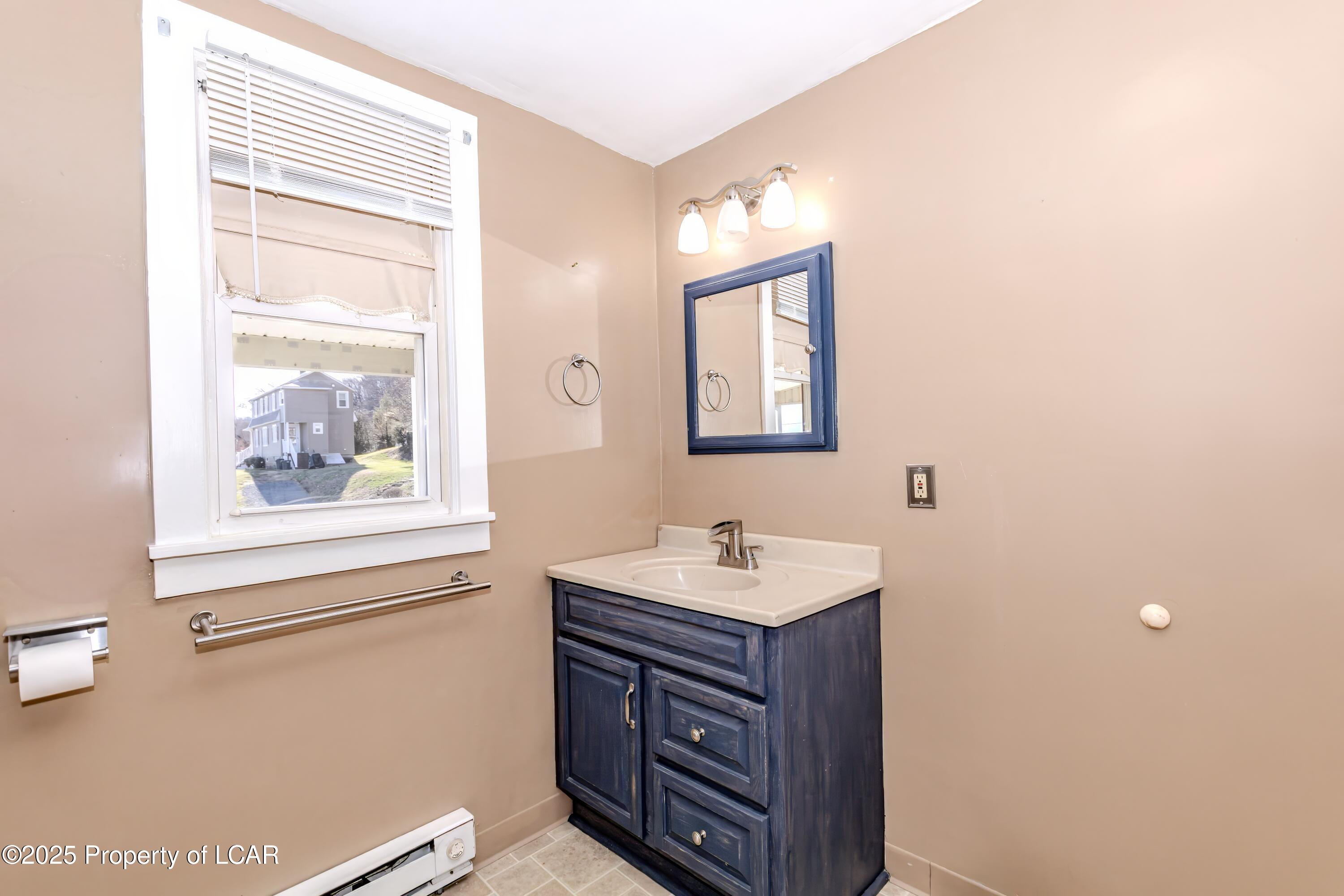 856 Charles Street, Luzerne, Pennsylvania image 25