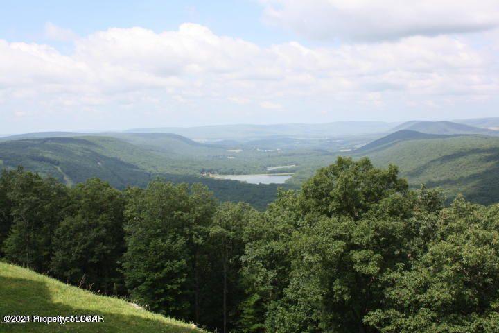 Turnberry Lane, Hazleton, Pennsylvania image 4