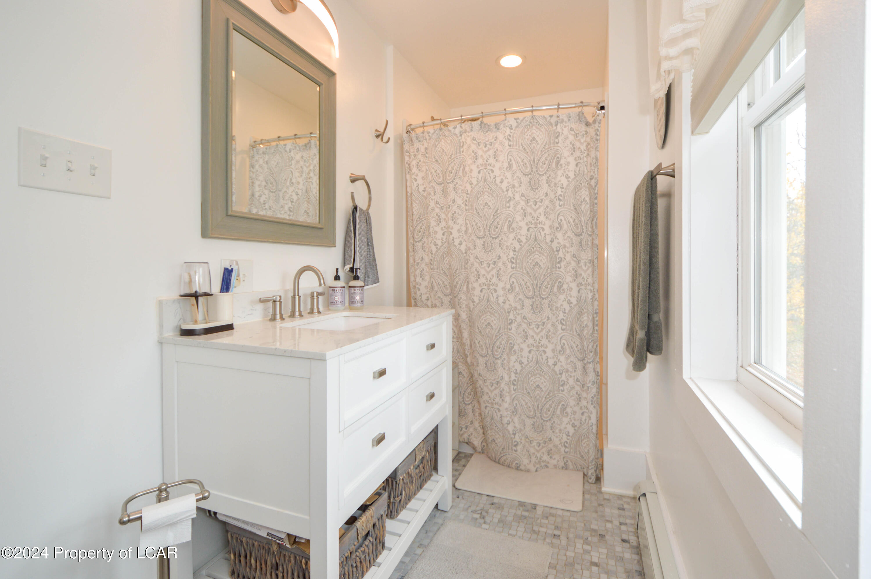 Dallas, Pennsylvania 18612, United States, 1 Bedroom Bedrooms, ,1 BathroomBathrooms,Residential,Active,249460