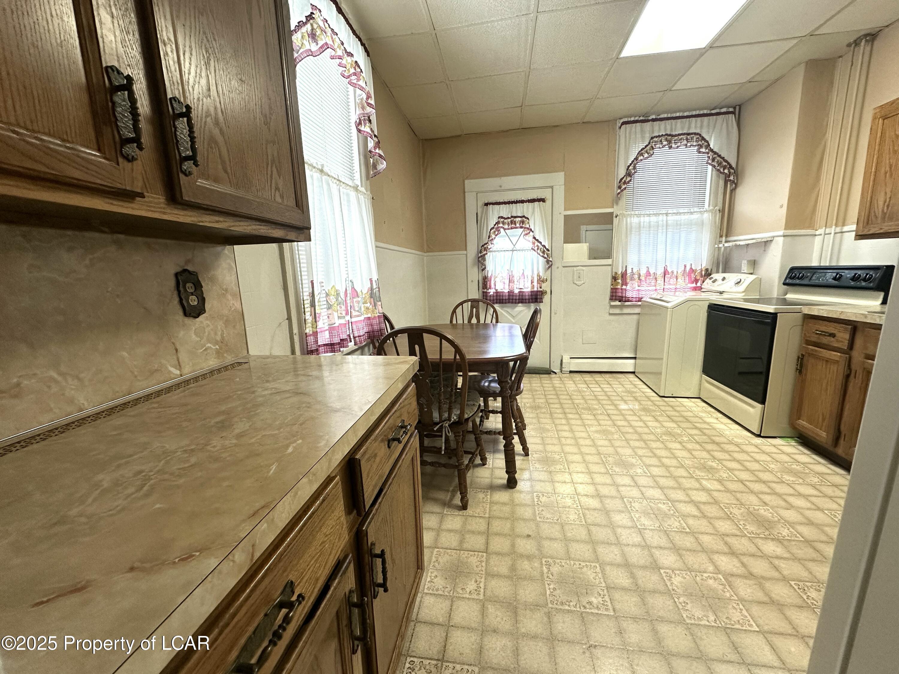 125 Laurel Street, Hazleton, Pennsylvania image 4