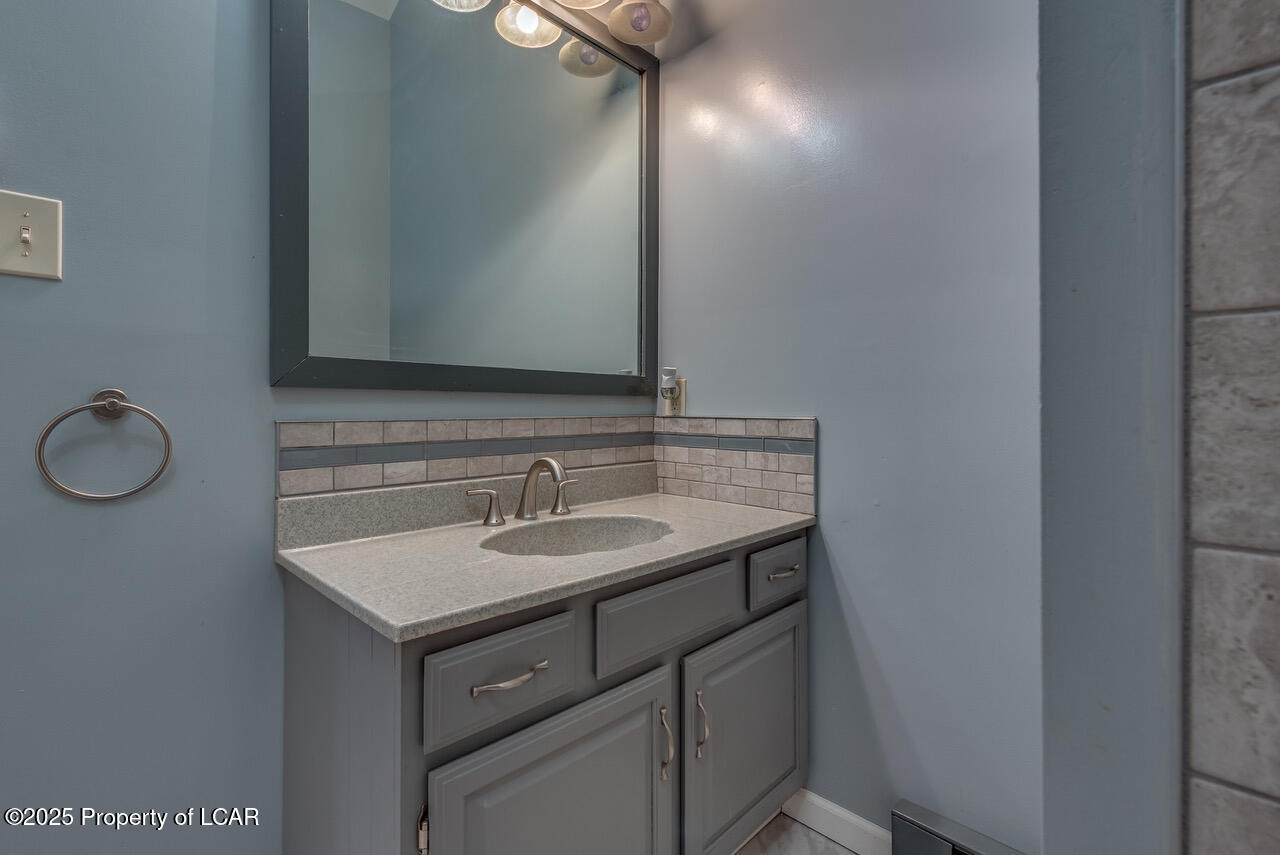 111 Buck Ridge Drive, Drums, Pennsylvania image 28