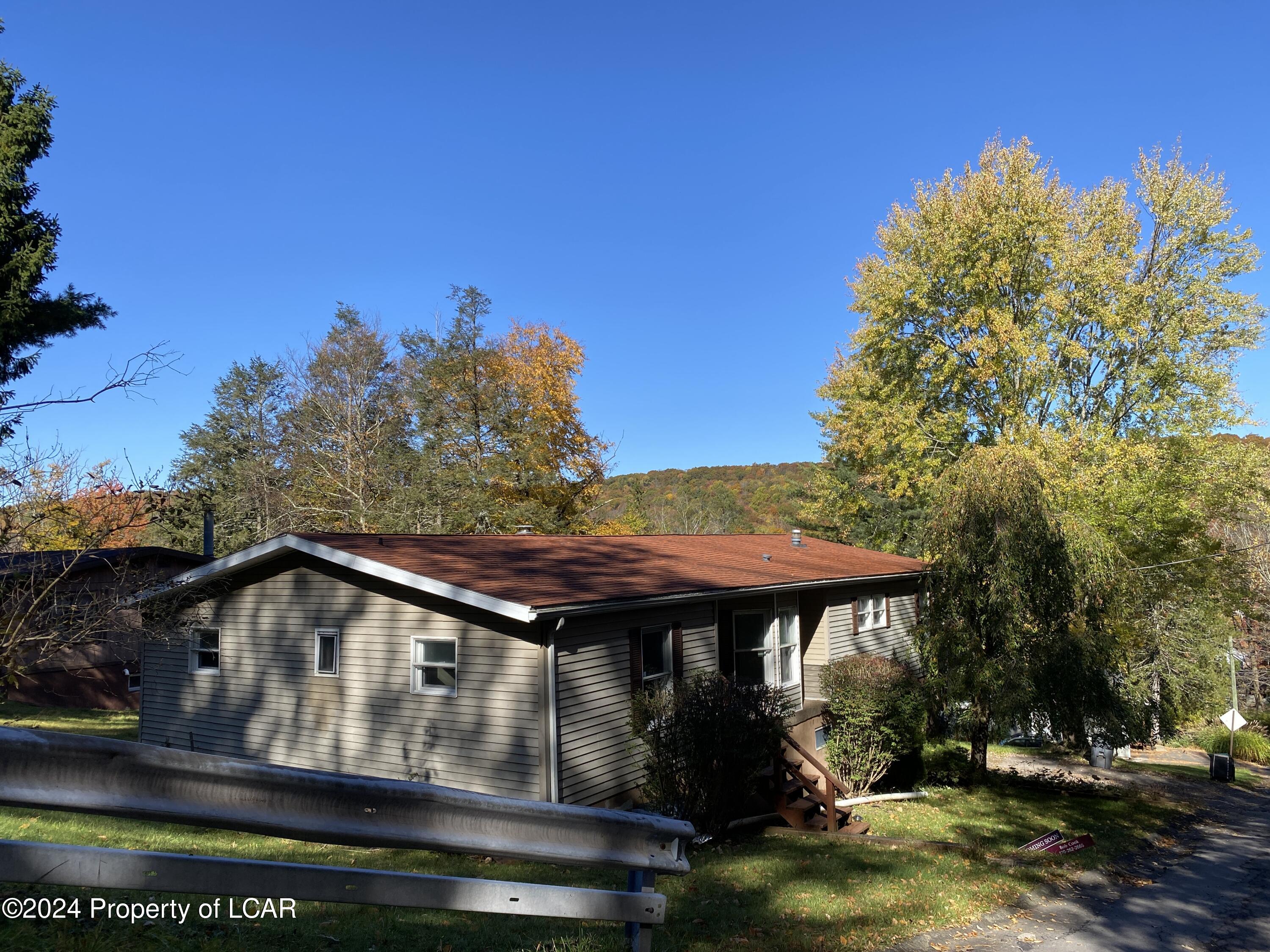 8 Eagle Street, Harveys Lake, Pennsylvania image 4