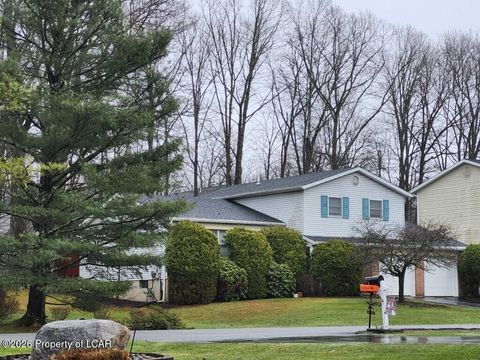 Homes For Sale - 40 Farmhouse Road<br/> Mountain Top, PA 18707