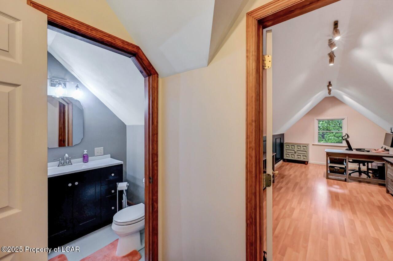 2 Tommys Court, Drums, Texas image 36