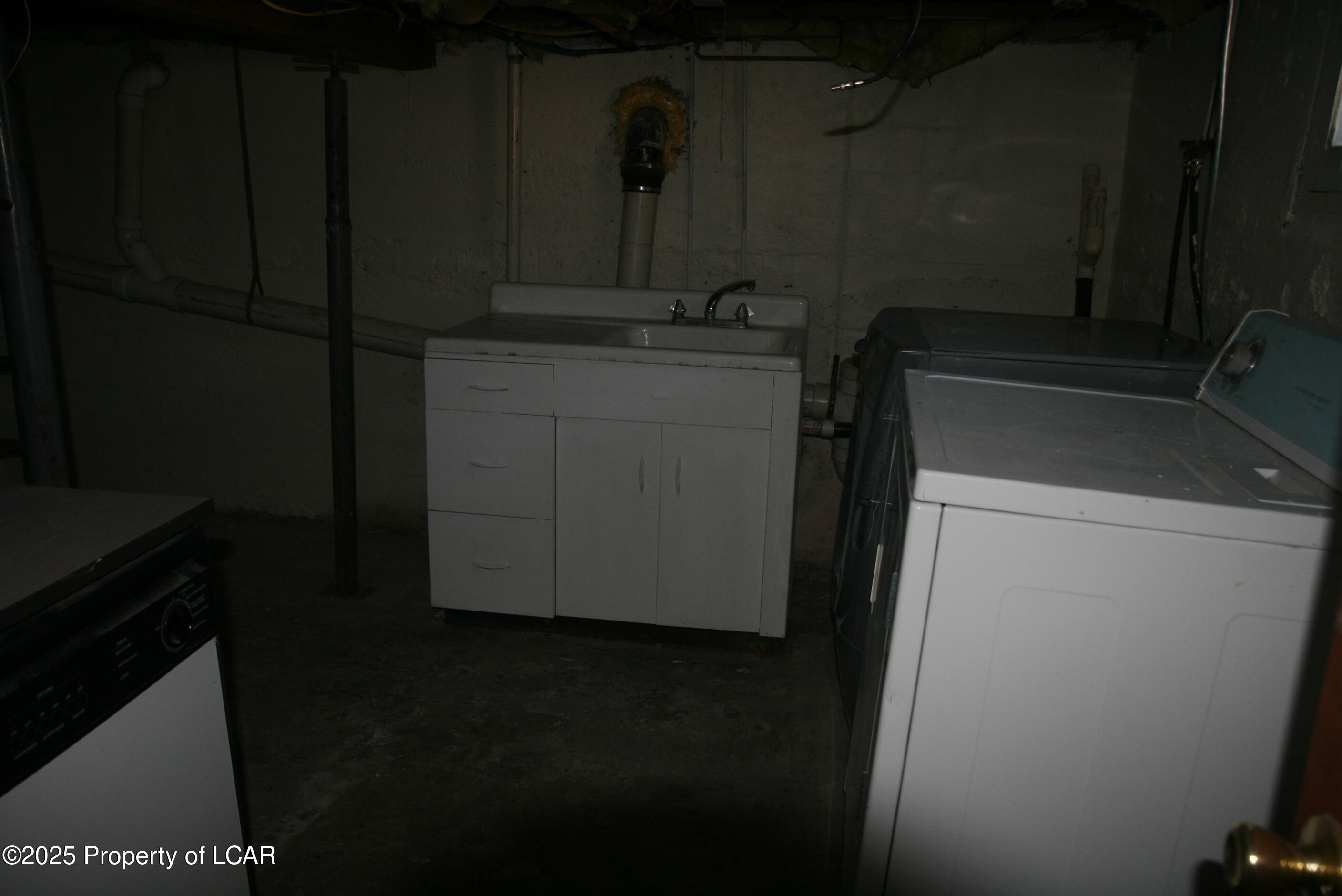 Shavertown, Pennsylvania 18708, United States, 3 Bedrooms Bedrooms, ,1 BathroomBathrooms,Residential,Active,92409