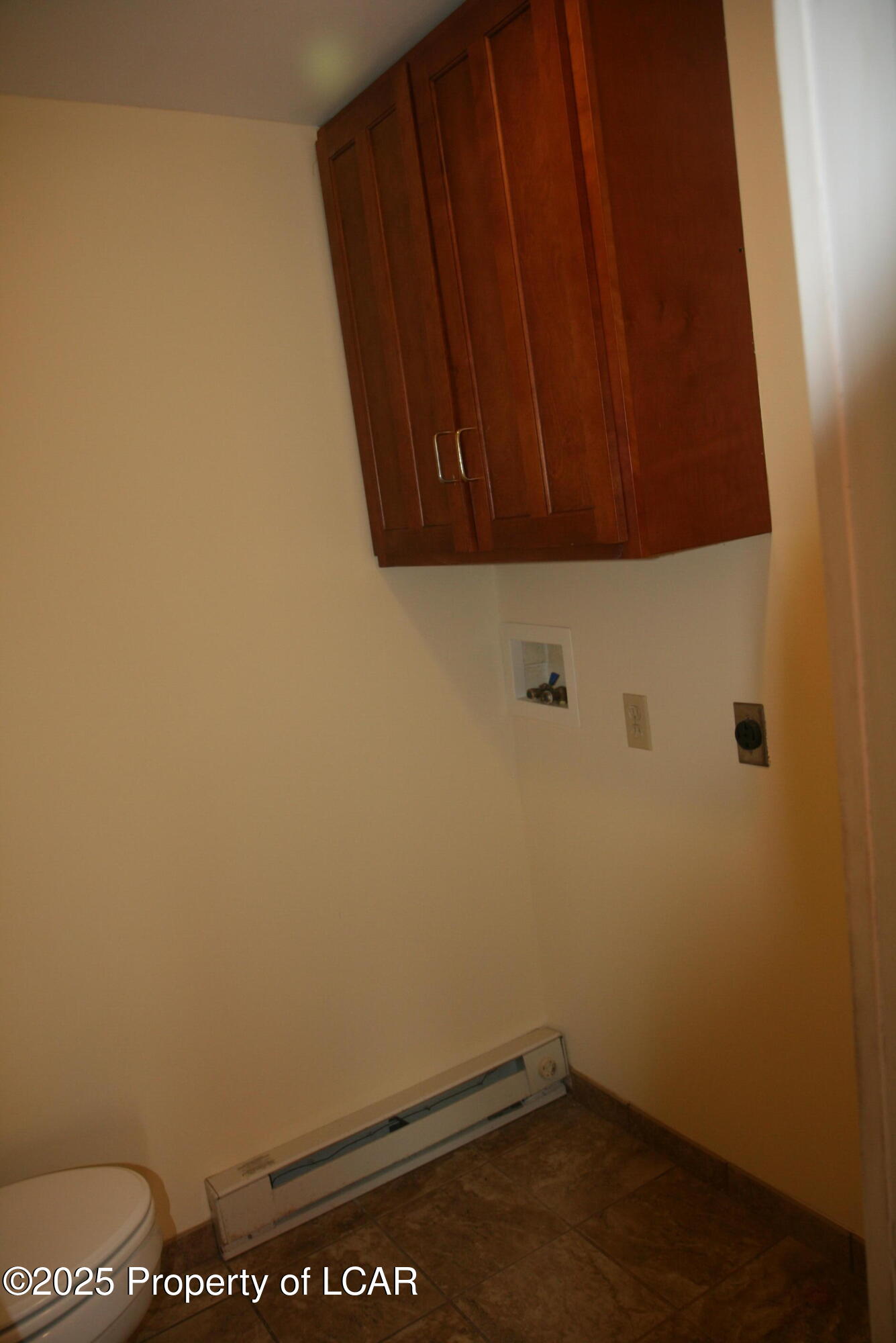 Shavertown, Pennsylvania 18708, United States, 3 Bedrooms Bedrooms, ,1 BathroomBathrooms,Residential,Active,92409