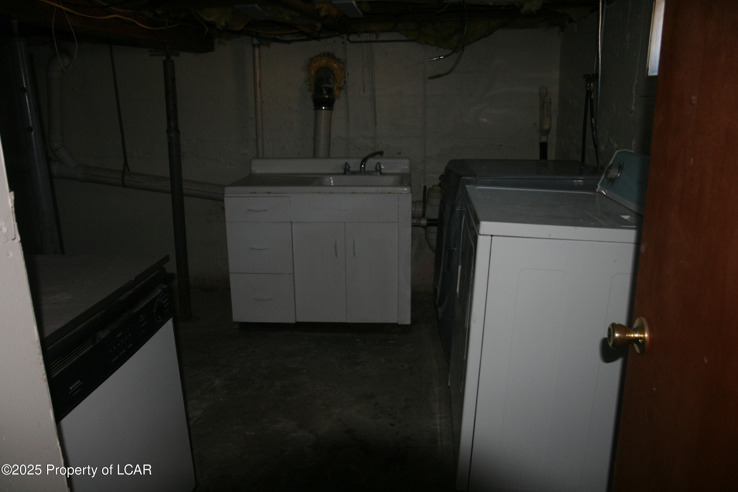 Shavertown, Pennsylvania 18708, United States, 3 Bedrooms Bedrooms, ,1 BathroomBathrooms,Residential,Active,92409