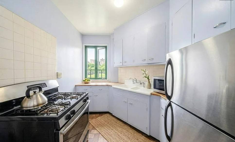 Photo of 28 Metropolitan Ave #8B, Bronx, NY 10462 (MLS # 11938720)