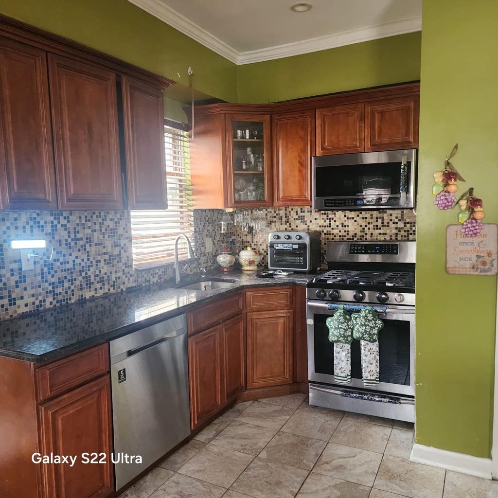Photo of 290 East 37th St, Brooklyn, NY 11203 (MLS # 11898234)
