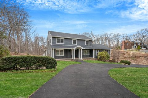 Photo of 33 Brookfield Road, Northport, NY 11768 (MLS # 11682739)