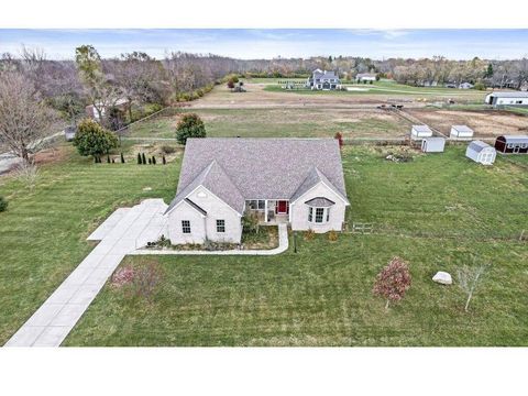 Photo of 9830 S State Road 13, Fortville, IN 46064 (MLS # 11617258)