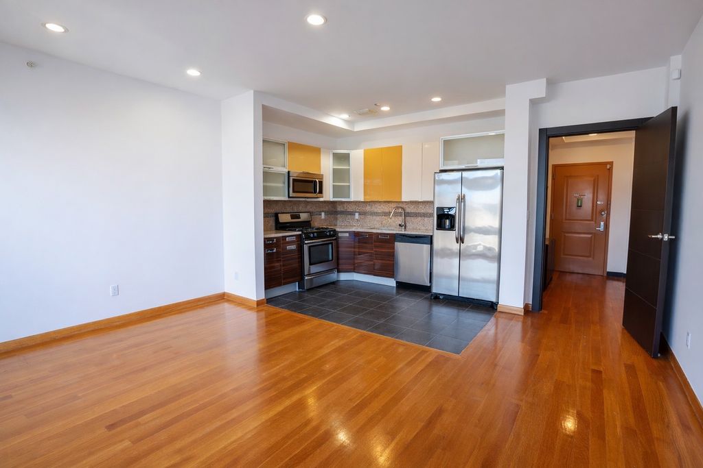 Photo of 3037 Brighton 6th Street #7, Brooklyn, NY 11235 (MLS # 11622651)