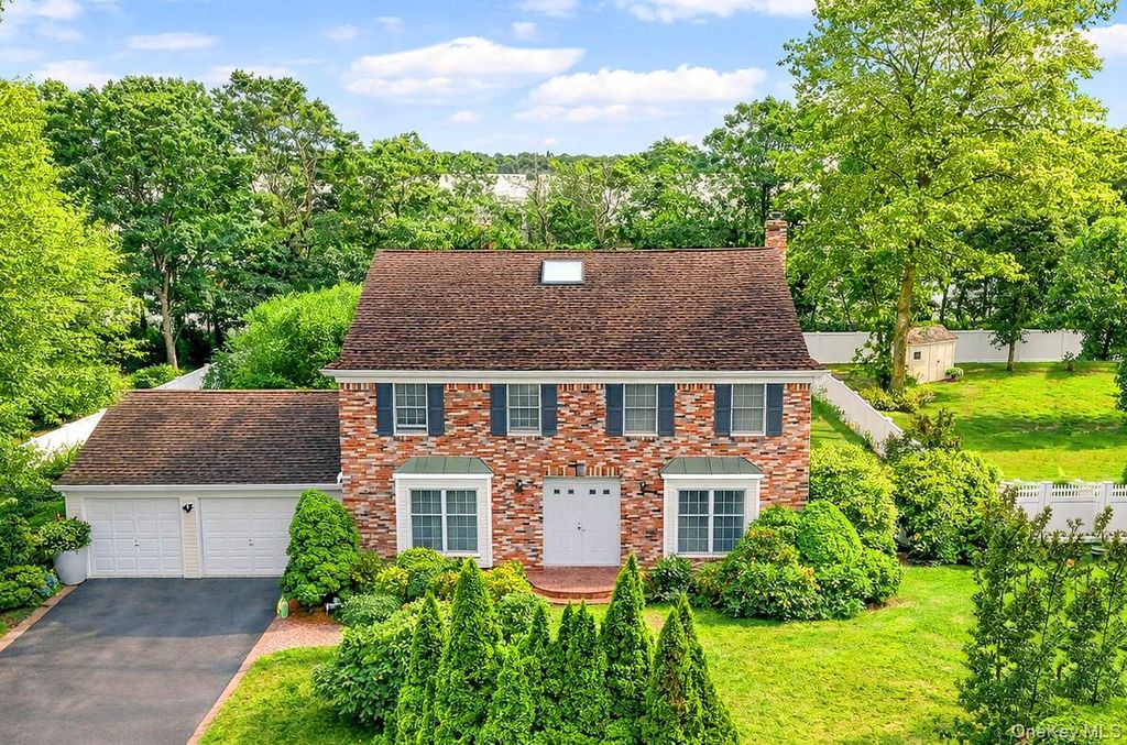 Photo of 30 Ashford Drive, Bohemia, NY 11716 (MLS # 11676270)