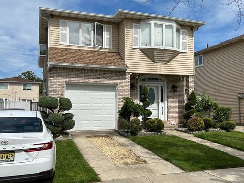 Photo of 179 Gervil Street, Staten Island, NY 10309 (MLS # 11791993)