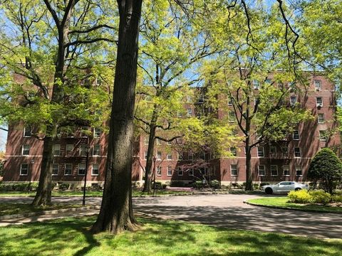 Photo of 1 Larchmont Acres #712B, Larchmont, NY 10538 (MLS # 11596906)