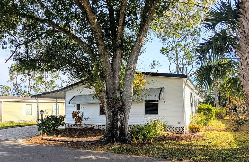 Photo of 1737 Conifer Ave, Kissimmee, FL 34758 (MLS # 11619970)