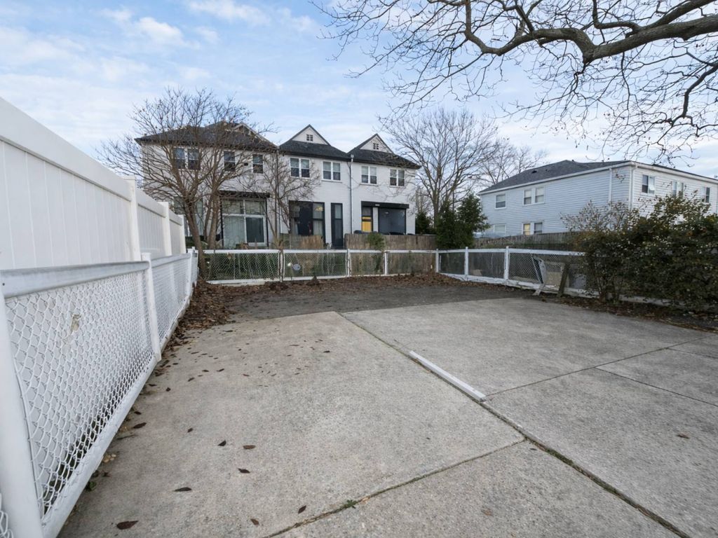 Photo of 14949 257th Street, Rosedale, NY 11422 (MLS # 11643167)