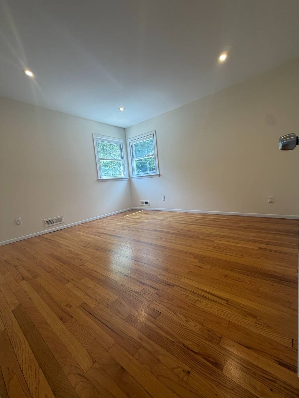 Photo of 268 chesterton Ave #1, Staten Island, NY 10306 (MLS # 11842211)