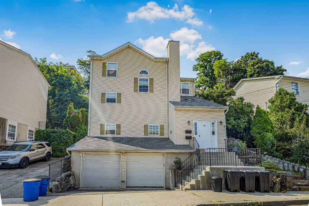 Photo of 239 Mary Lou Avenue, Yonkers, NY 10703 (MLS # 11931174)