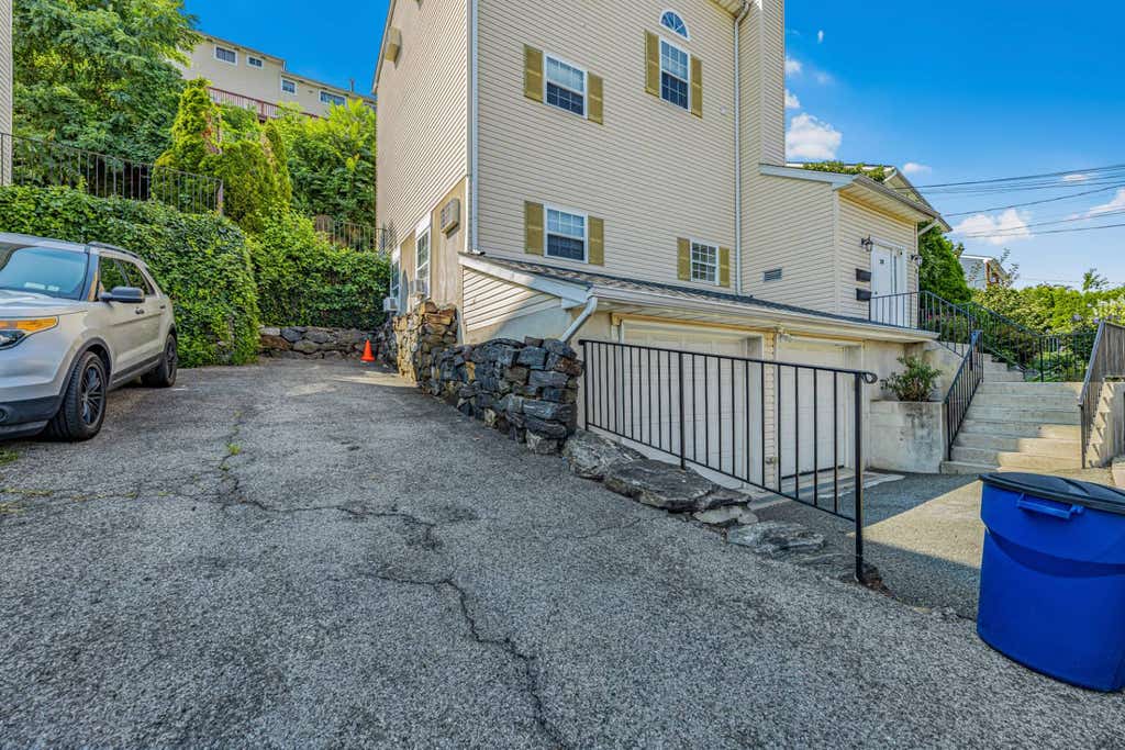 Photo of 239 Mary Lou Avenue, Yonkers, NY 10703 (MLS # 11931174)