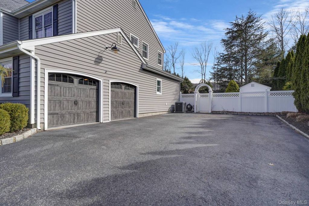 Photo of 8 Kimberly Court, Manorville, NY 11949 (MLS # 11677023)