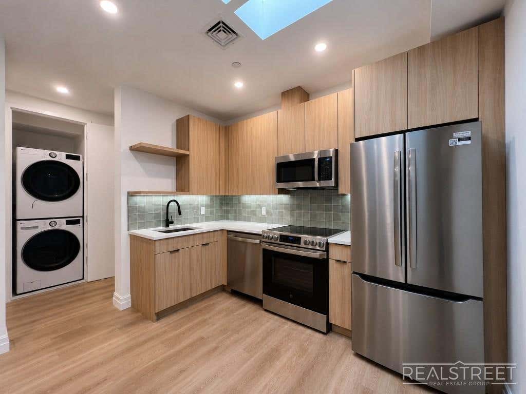 Photo of 95 Ralph Avenue #3R, Brooklyn, NY 11221 (MLS # 11912453)