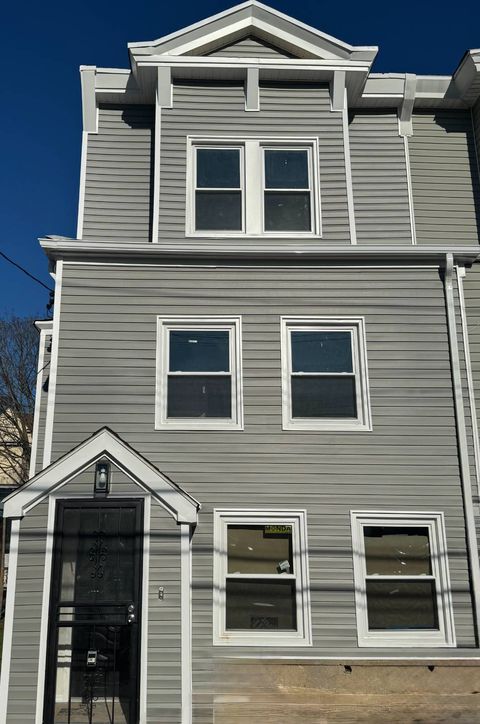 Photo of 225 south 11th Street, Mount Vernon, NY 10550 (MLS # 11685933)