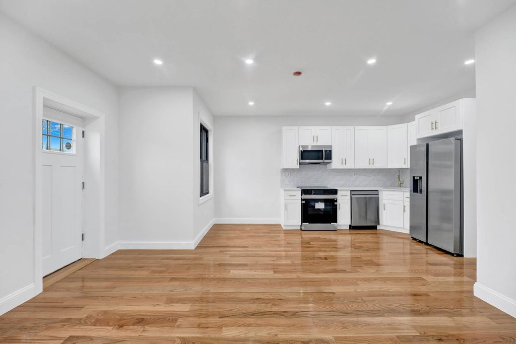 Photo of 1559 remsen Ave, brooklyn, NY 11236 (MLS # 11738213)