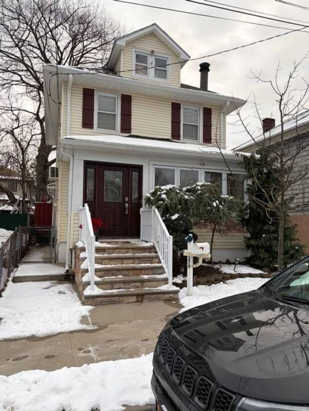 Photo of 279 Dickie Ave, Staten Island, NY 10314 (MLS # 11635938)