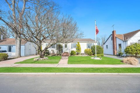 Photo of 238 Centre Avenue, Lindenhurst, NY 11757 (MLS # 11693119)