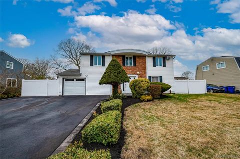 Photo of 32 Imperial Drive, Selden, NY 11784 (MLS # 11691446)